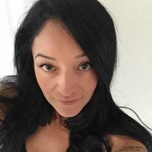 Meet your Posher, Desiree